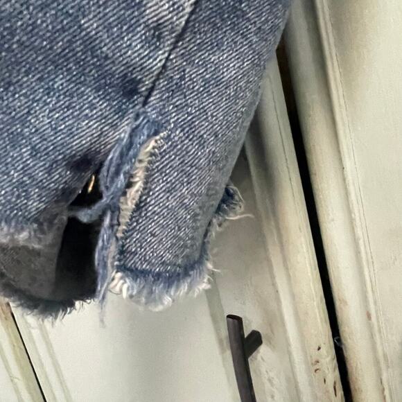 Joe's jeans Size 26 Denim Raw Edge Cut Off Jean Shorts - Picture 6 of 8